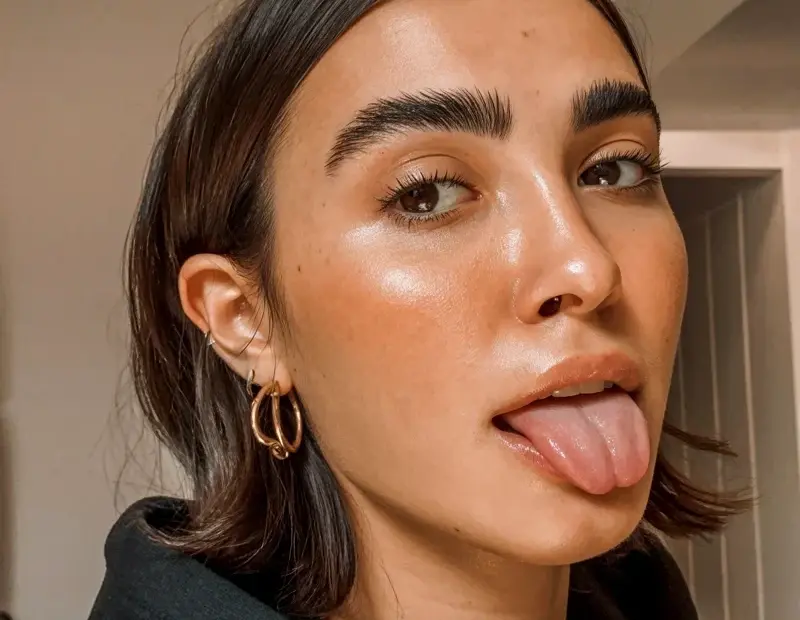 Simple skincare routine for dewy skin and acne | quick how-to from a selfie